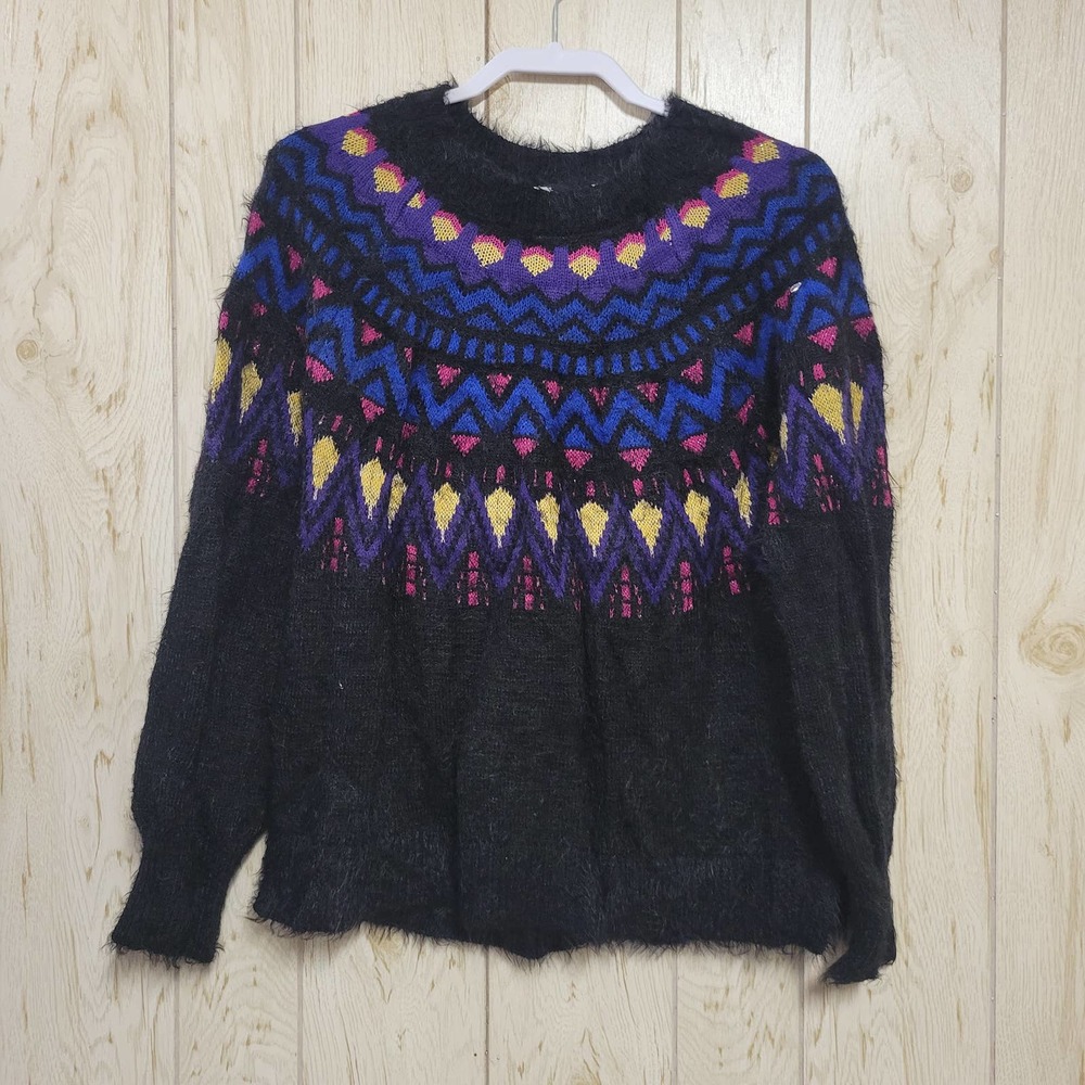 TIME & TRU Multicolor fuzzy pullover sweater M